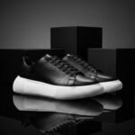 CLow-top sneaker Negro suela Blanca