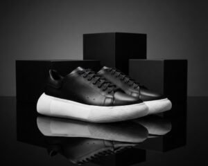 CLow-top sneaker Negro suela Blanca